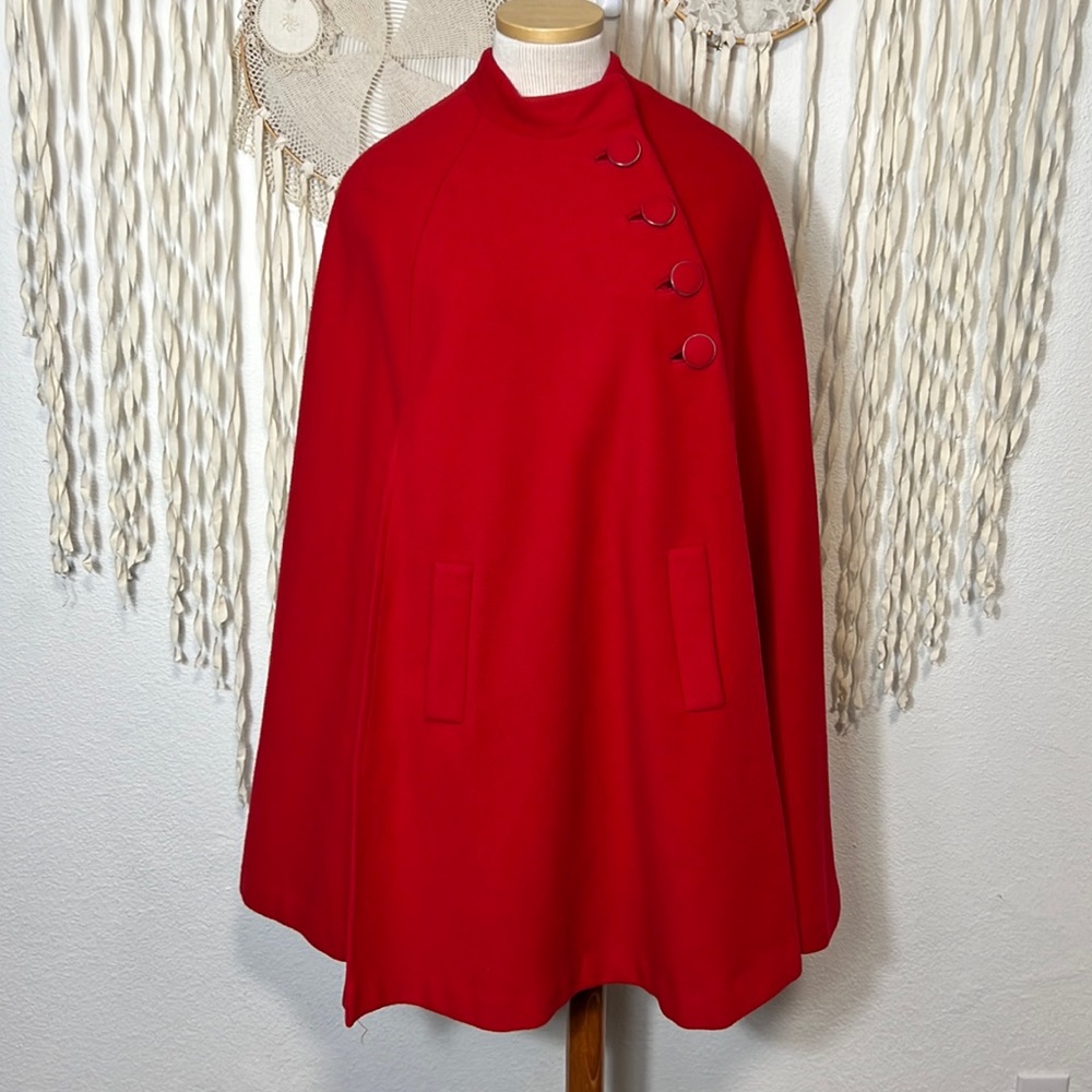 Beautiful Wool Susan Lynn Red Vintage Cape O/S
